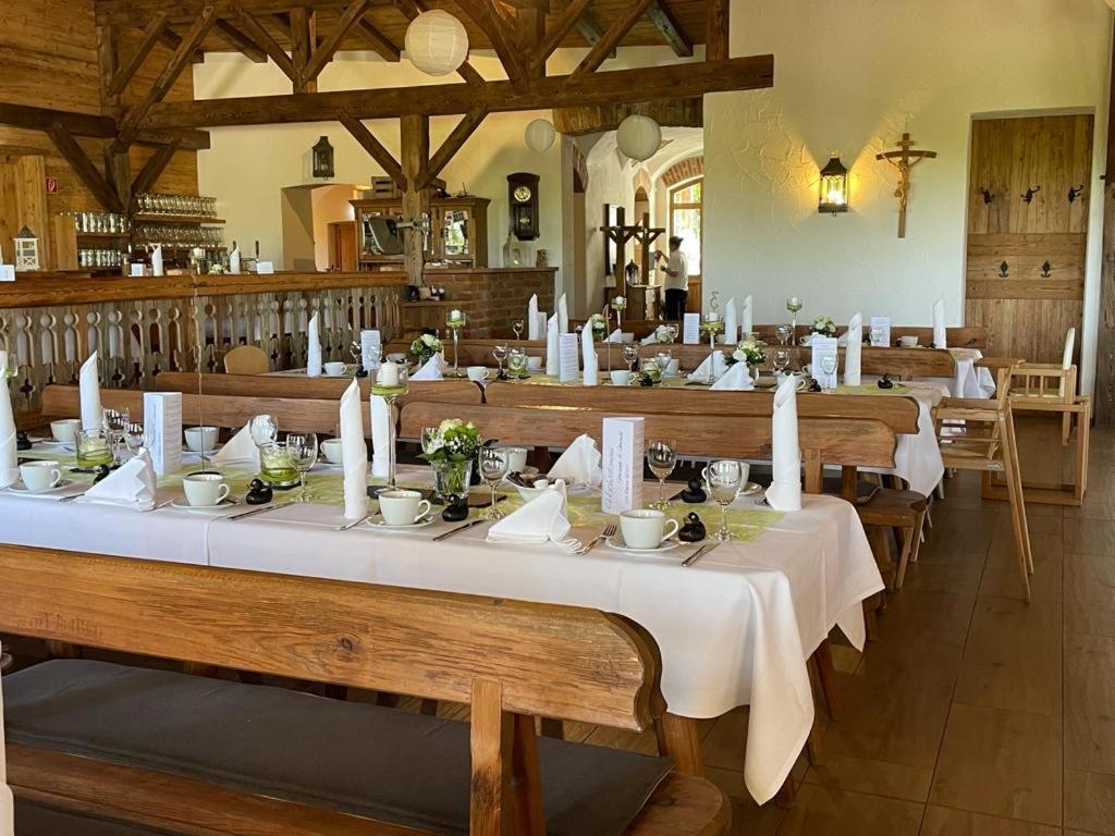 Landgasthaus Zur Linde Pleiskirchen Exteriör bild