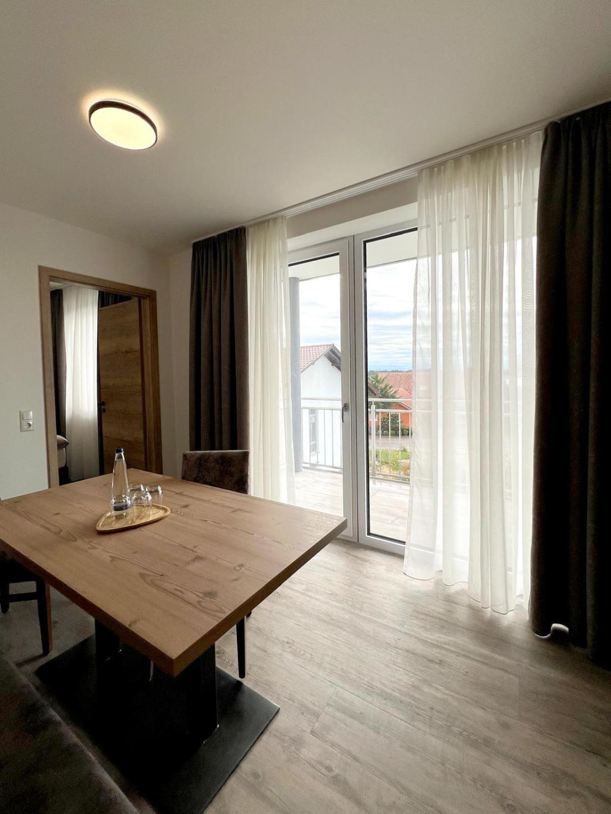 Landgasthaus Zur Linde Pleiskirchen Exteriör bild